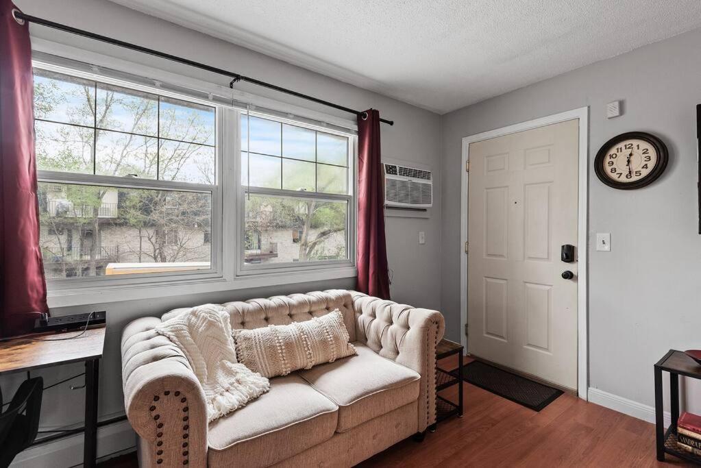 Tranquil 2Br Apt Mpls - 8075 Apt 3 Minneapolis Luaran gambar