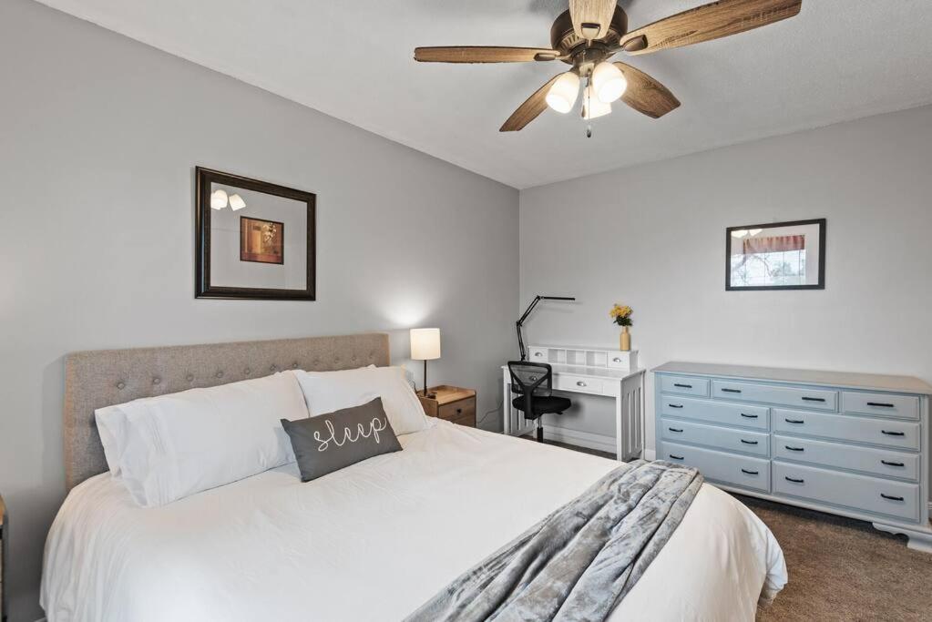 Tranquil 2Br Apt Mpls - 8075 Apt 3 Minneapolis Luaran gambar