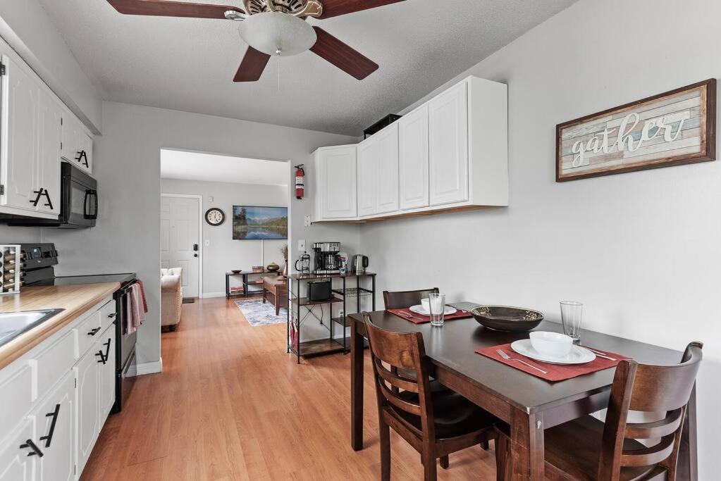 Tranquil 2Br Apt Mpls - 8075 Apt 3 Minneapolis Luaran gambar