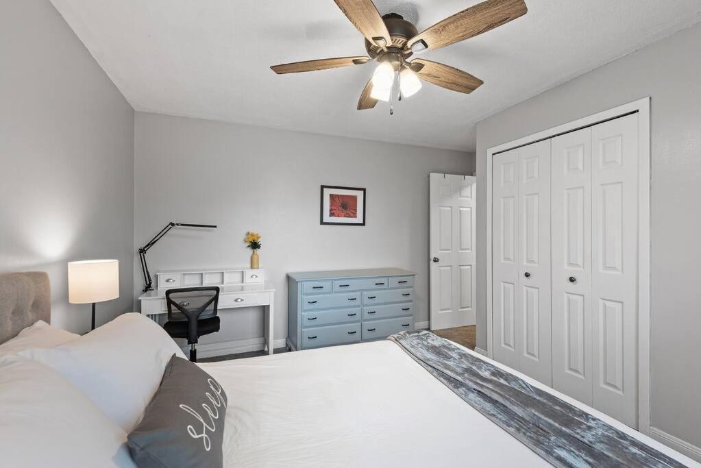 Tranquil 2Br Apt Mpls - 8075 Apt 3 Minneapolis Luaran gambar