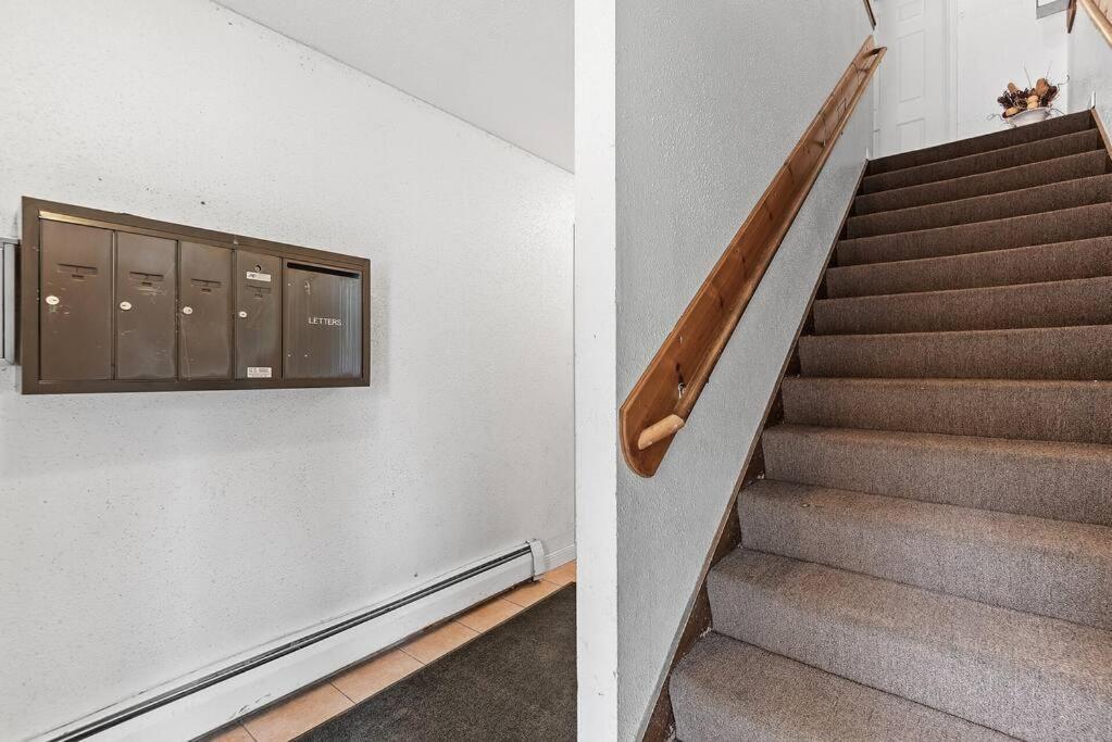Tranquil 2Br Apt Mpls - 8075 Apt 3 Minneapolis Luaran gambar